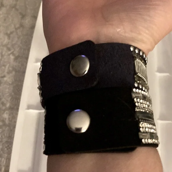 Black & Rhinestones Snap Bracelets - Picture 3 of 3